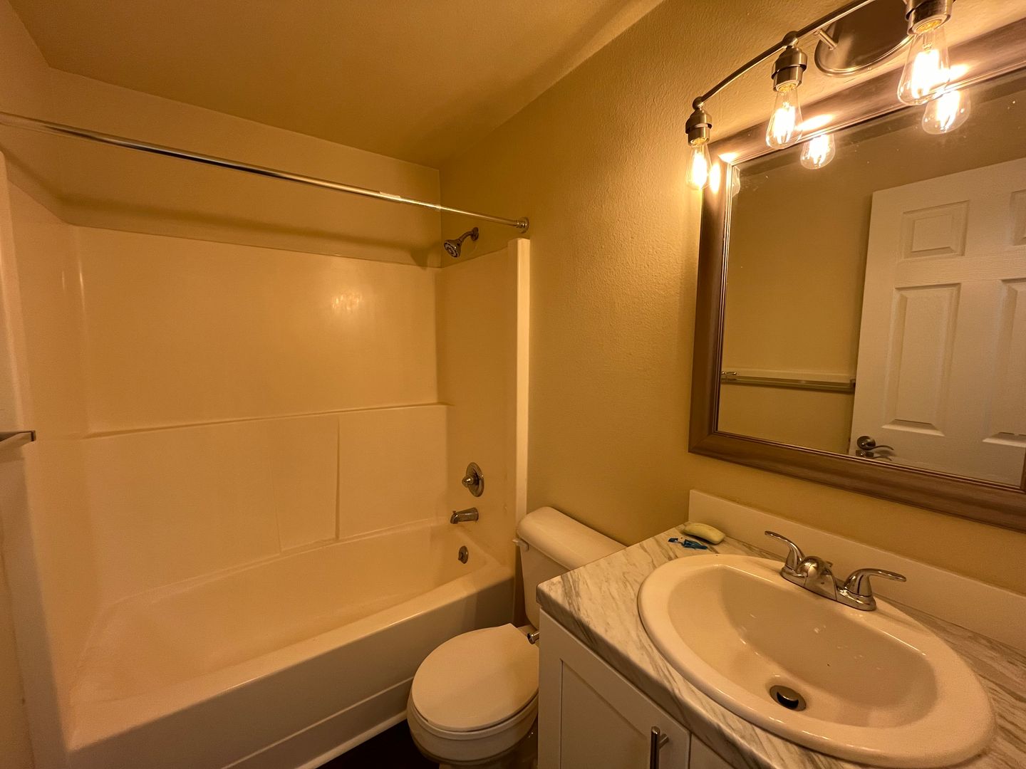 2328 Queen St. - 4 - Bellingham - Washington - 2 bed, 1 bath rental property