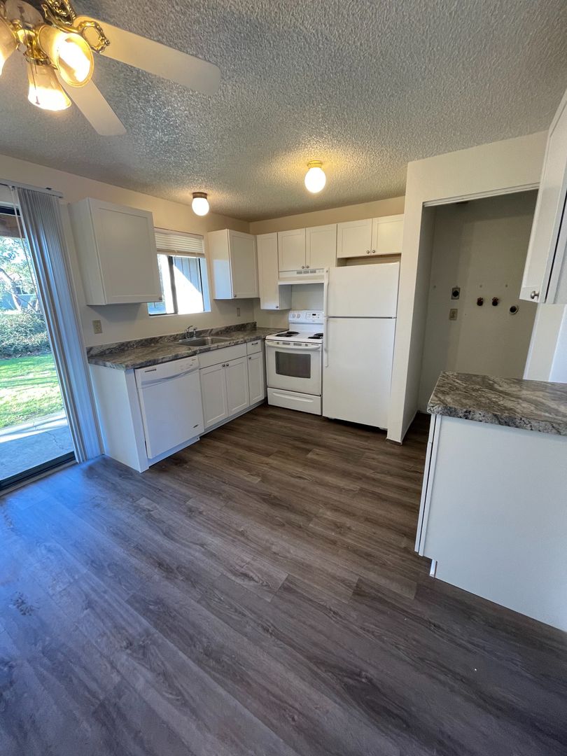 2328 Queen St. - Bellingham - Washington - 2 bed, 1 bath rental property