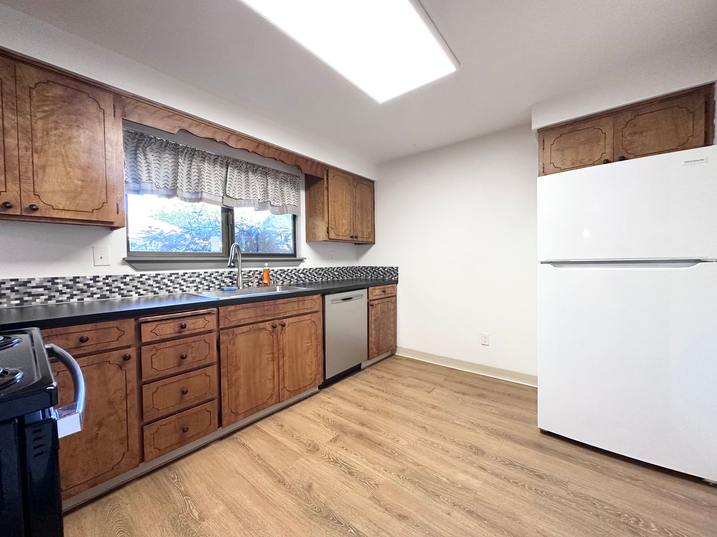 2410 NE 162nd Ave - Portland - Oregon - 2 bed, 1 bath rental property