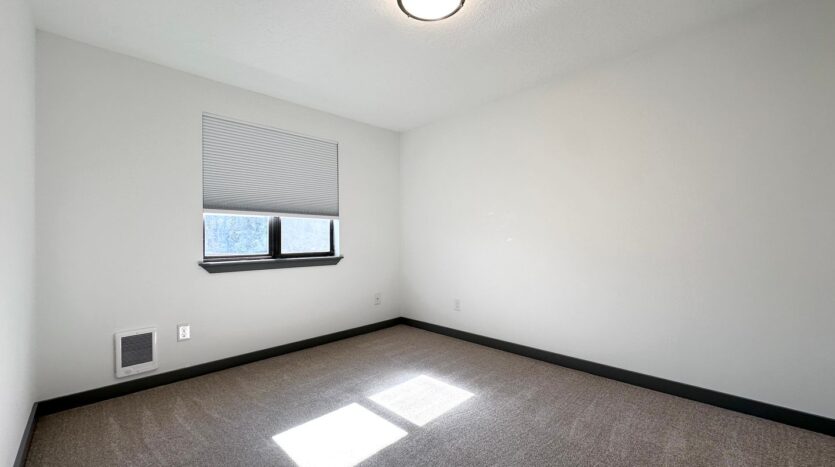 2410 NE 162nd Ave - Portland - Oregon - 2 bed, 1 bath rental property