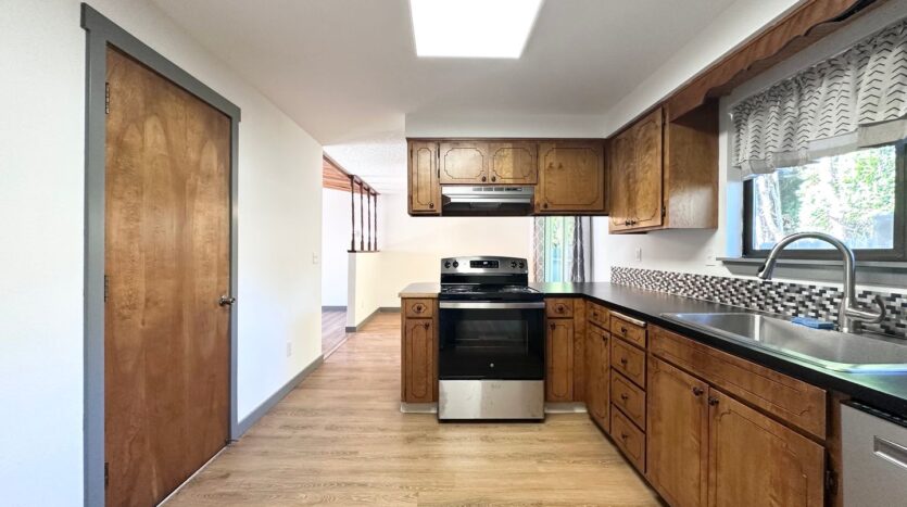 2410 NE 162nd Ave - Portland - Oregon - 2 bed, 1 bath rental property