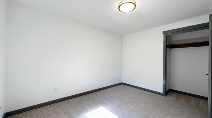 2410 NE 162nd Ave - Portland - Oregon - 2 bed, 1 bath rental property
