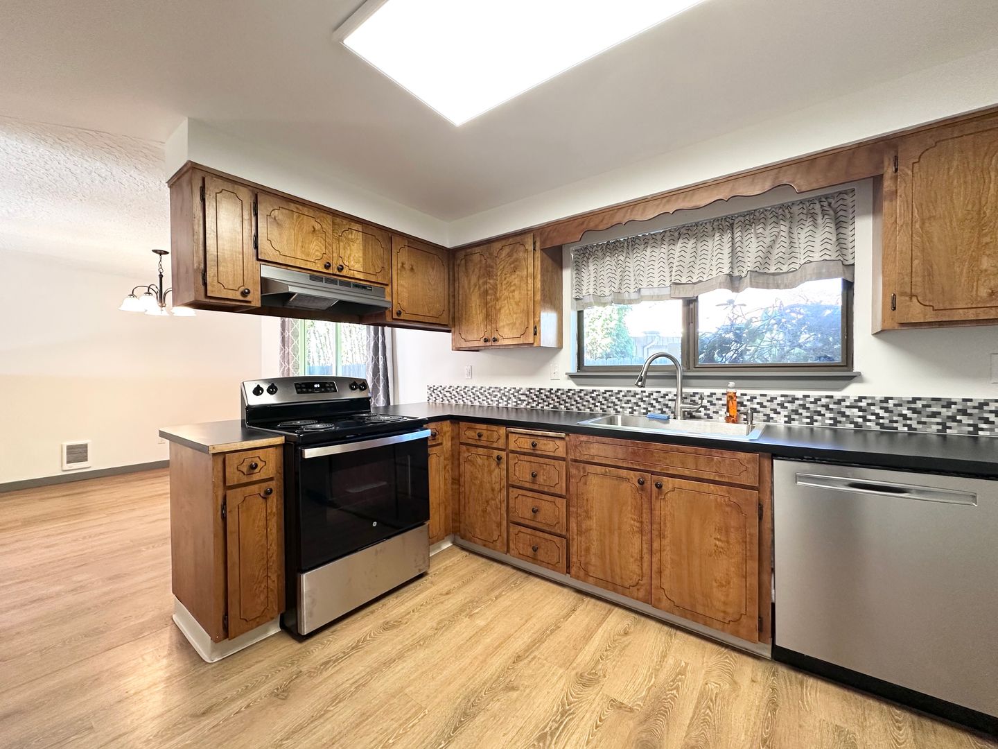 2410 NE 162nd Ave - Portland - Oregon - 2 bed, 1 bath rental property