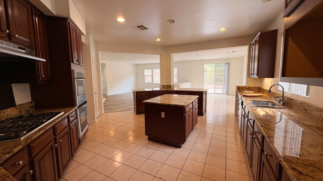 2413 Simon Cir - Corona - California - 5 bed, 4 bath rental property