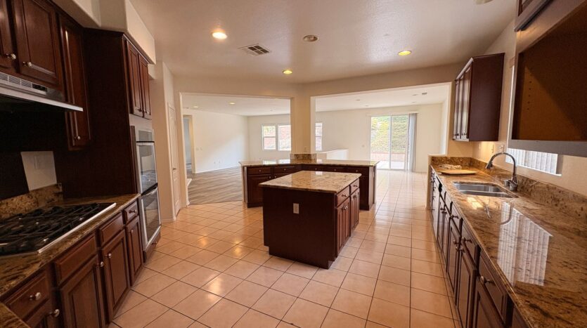 2413 Simon Cir - Corona - California - 5 bed, 4 bath rental property