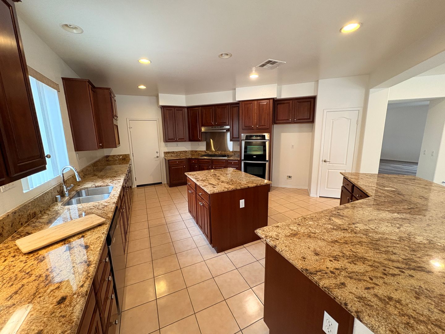 2413 Simon Cir - Corona - California - 5 bed, 4 bath rental property