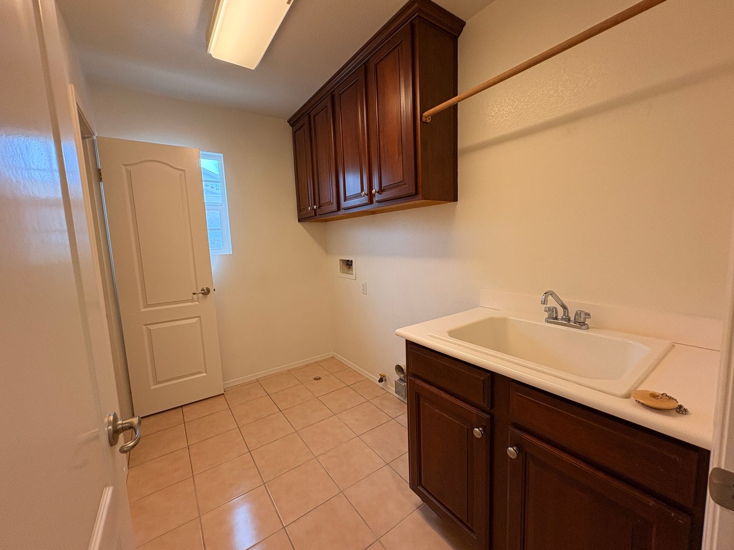 2413 Simon Cir - Corona - California - 5 bed, 4 bath rental property