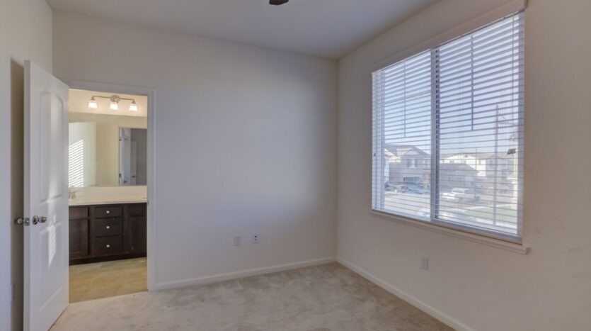 2432 Middlebury Dr - Lathrop - California - 5 bed, 4.5 bath rental property