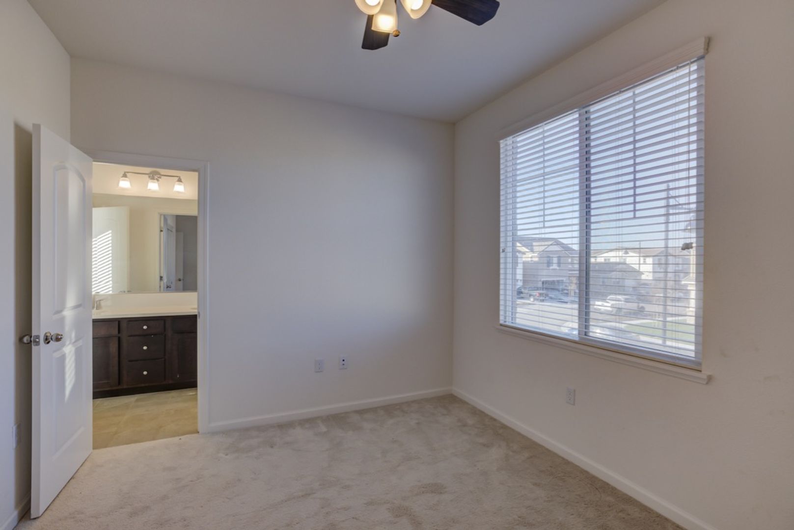 2432 Middlebury Dr - Lathrop - California - 5 bed, 4.5 bath rental property