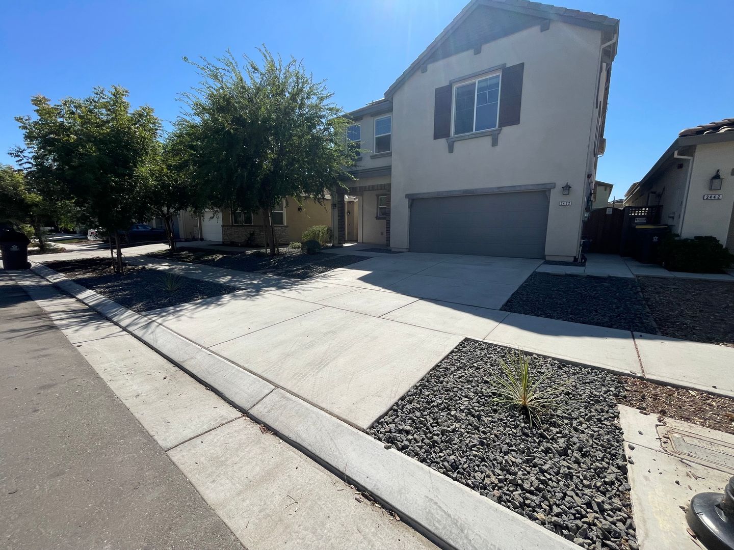 2432 Middlebury Dr - Lathrop - California - 5 bed, 4.5 bath rental property