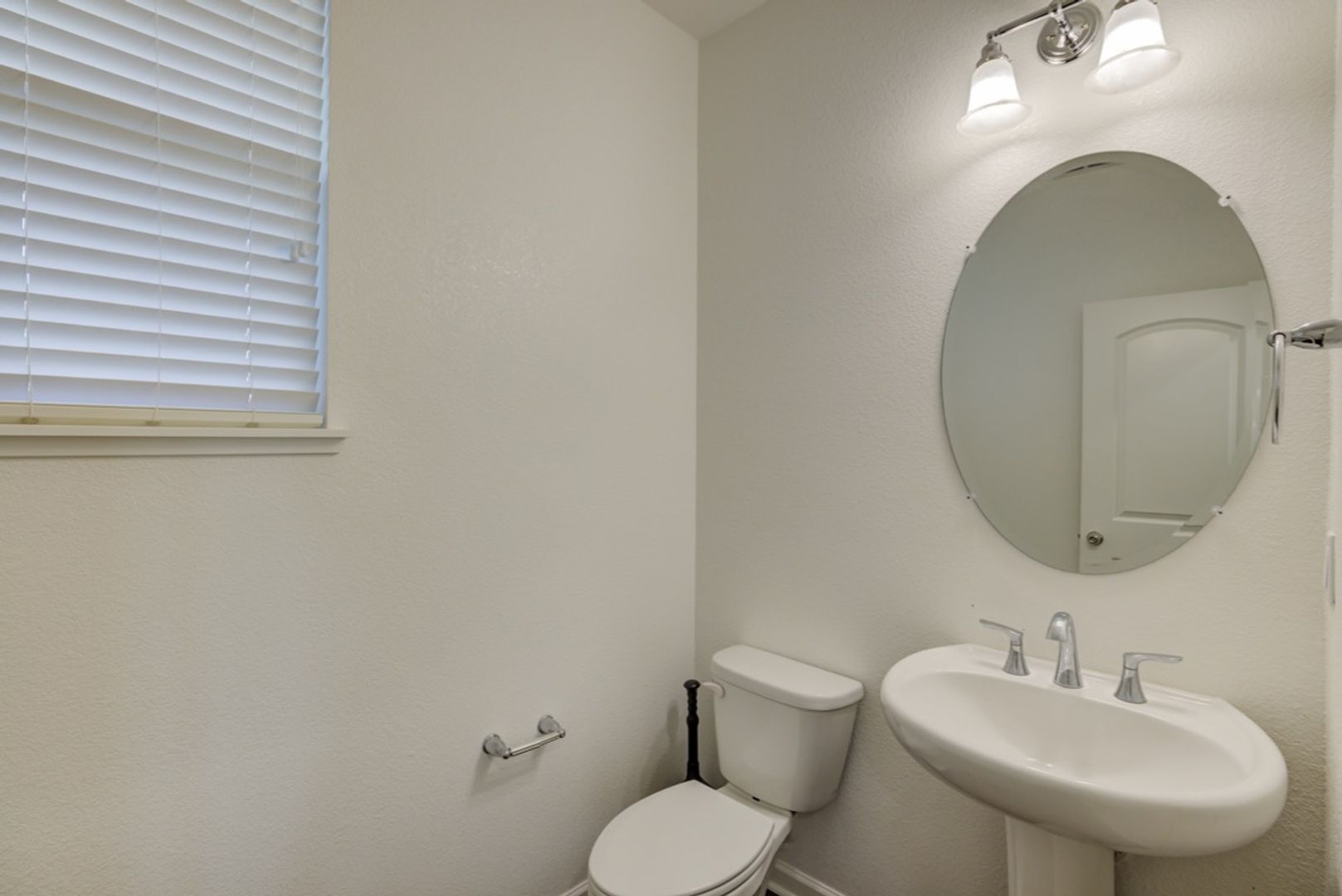 2432 Middlebury Dr - Lathrop - California - 5 bed, 4.5 bath rental property