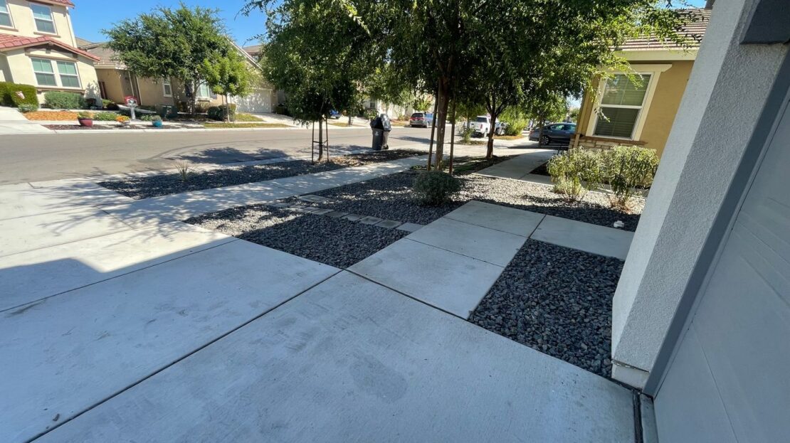 2432 Middlebury Dr - Lathrop - California - 5 bed, 4.5 bath rental property