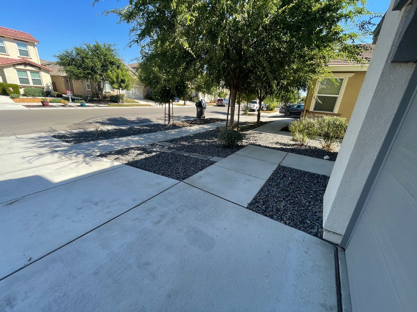 2432 Middlebury Dr - Lathrop - California - 5 bed, 4.5 bath rental property