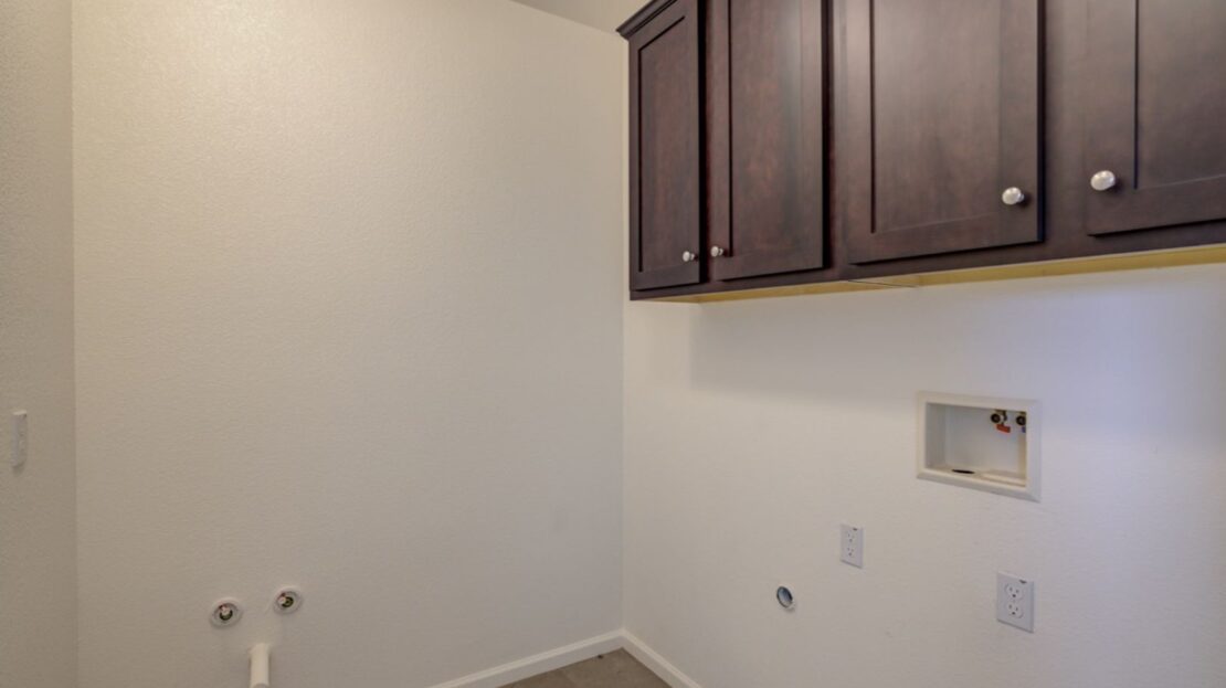 2432 Middlebury Dr - Lathrop - California - 5 bed, 4.5 bath rental property