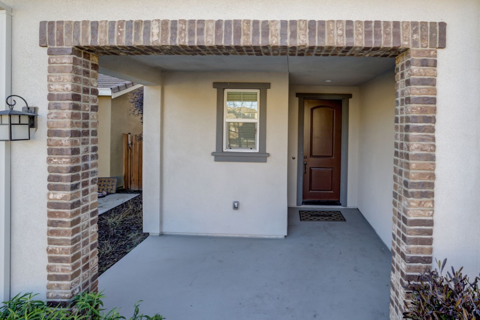 2432 Middlebury Dr - Lathrop - California - 5 bed, 4.5 bath rental property