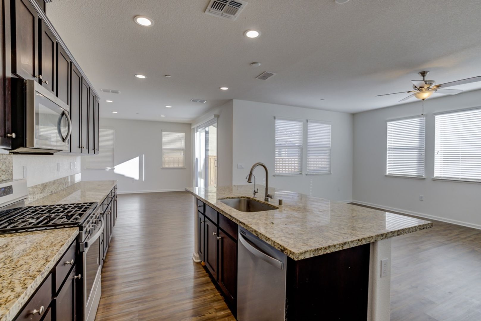 2432 Middlebury Dr - Lathrop - California - 5 bed, 4.5 bath rental property