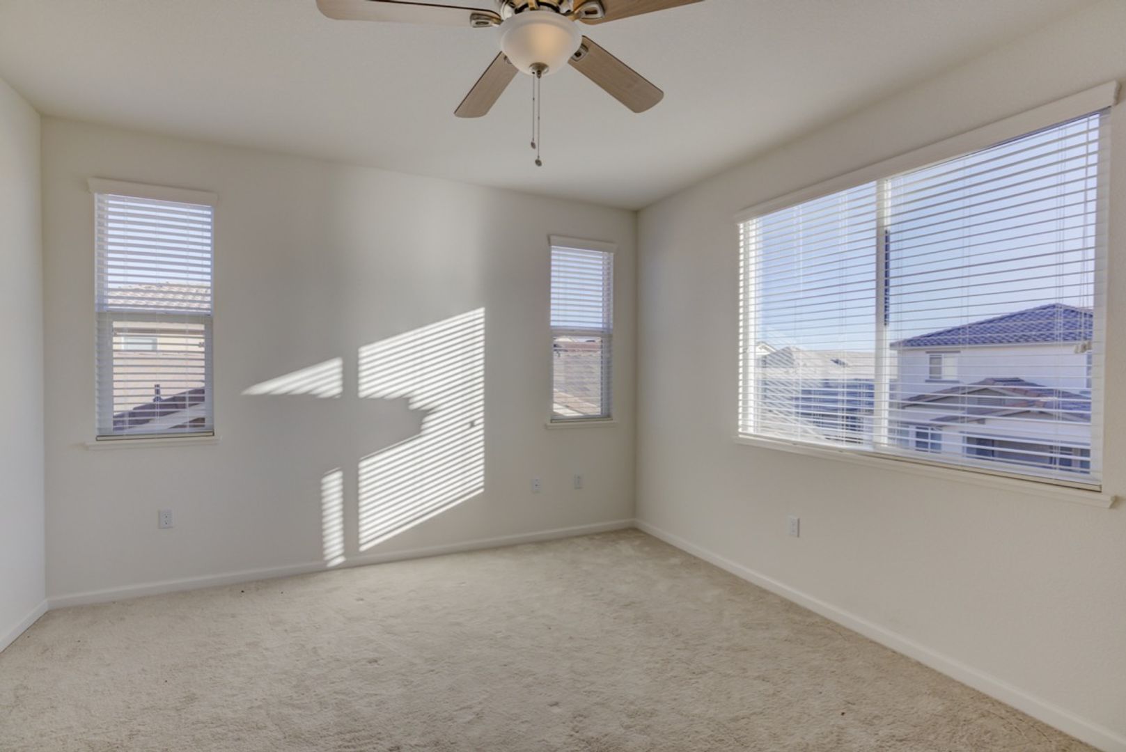 2432 Middlebury Dr - Lathrop - California - 5 bed, 4.5 bath rental property