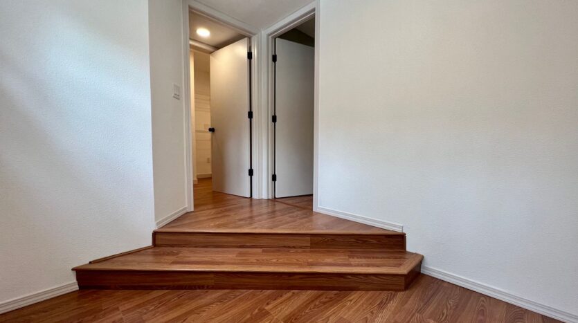 2500 SE Tarbell Ave   Unit B  - Milwaukie - Oregon - 1 bed, 1 bath rental property