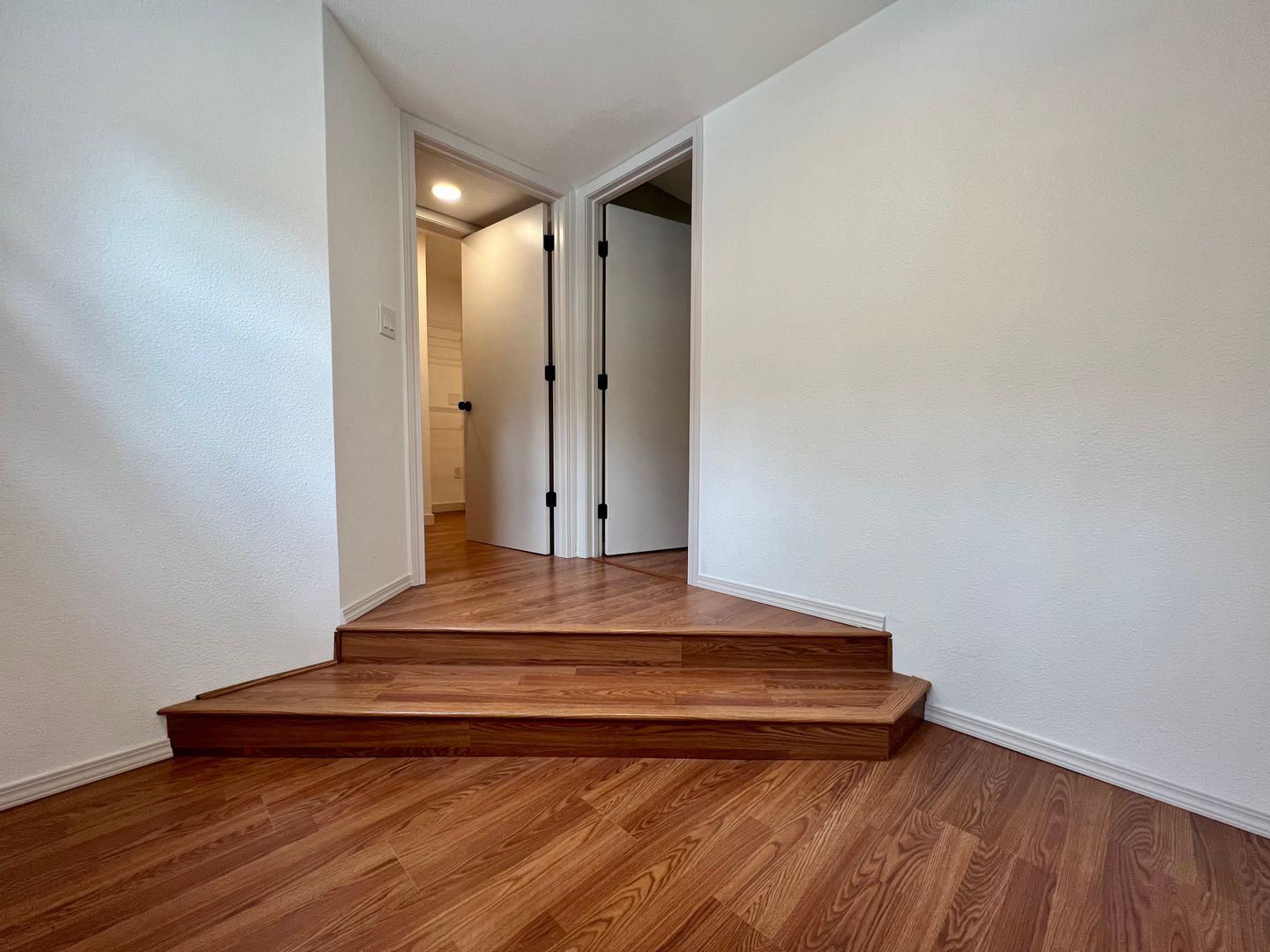 2500 SE Tarbell Ave   Unit B  - Milwaukie - Oregon - 1 bed, 1 bath rental property