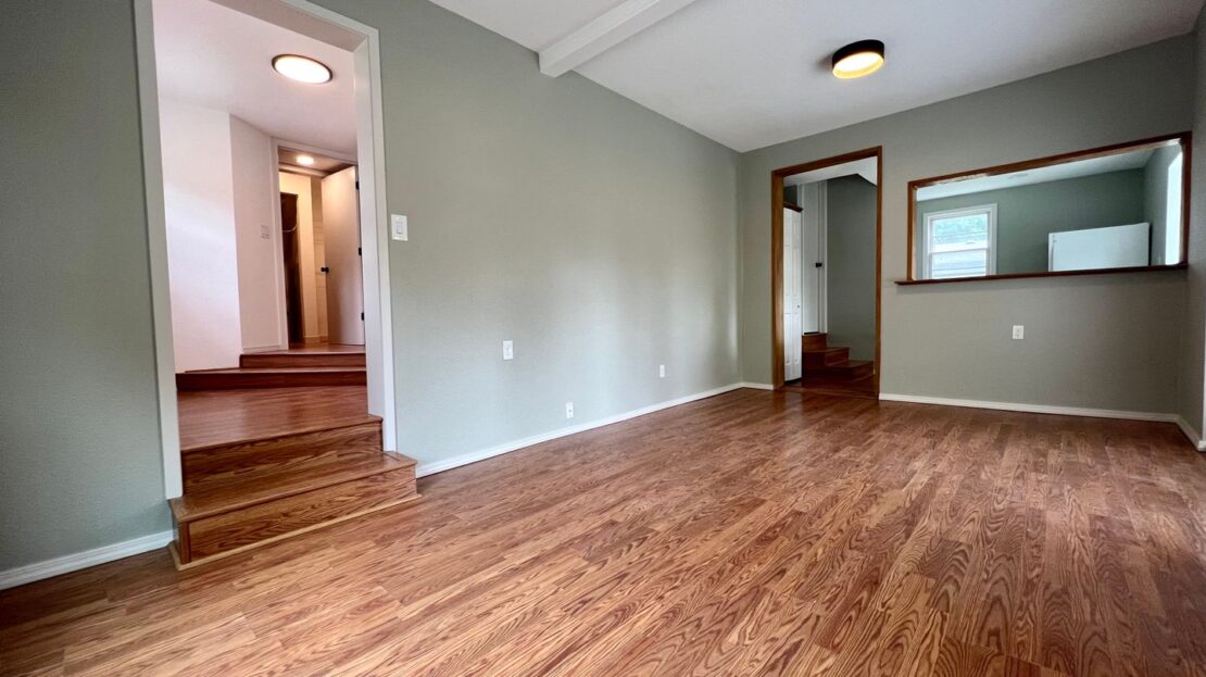 2500 SE Tarbell Ave   Unit B  - Milwaukie - Oregon - 1 bed, 1 bath rental property