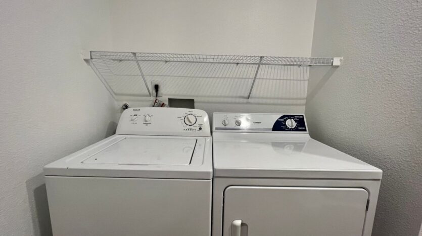 2500 SE Tarbell Ave   Unit B  - Milwaukie - Oregon - 1 bed, 1 bath rental property