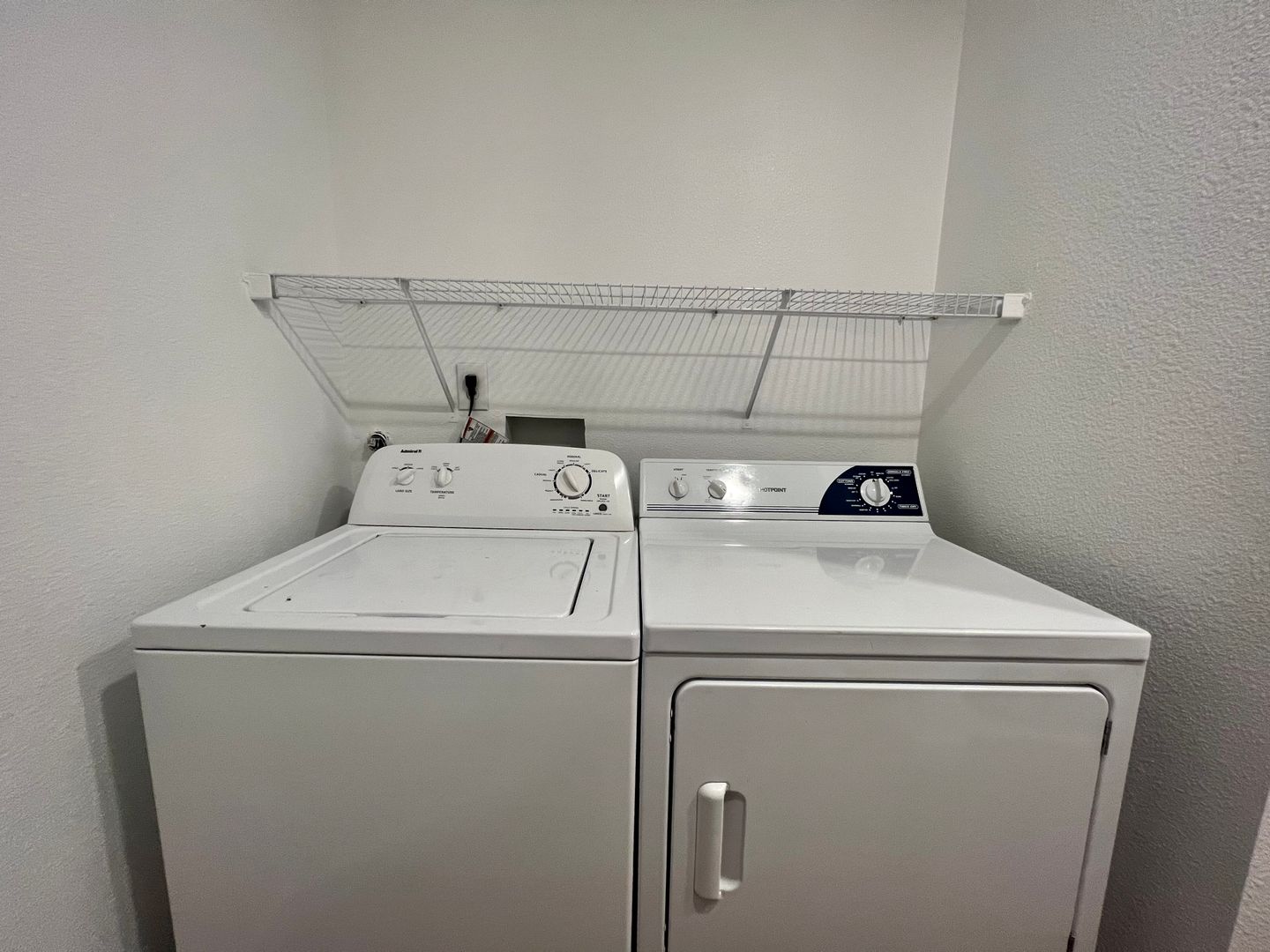 2500 SE Tarbell Ave   Unit B  - Milwaukie - Oregon - 1 bed, 1 bath rental property