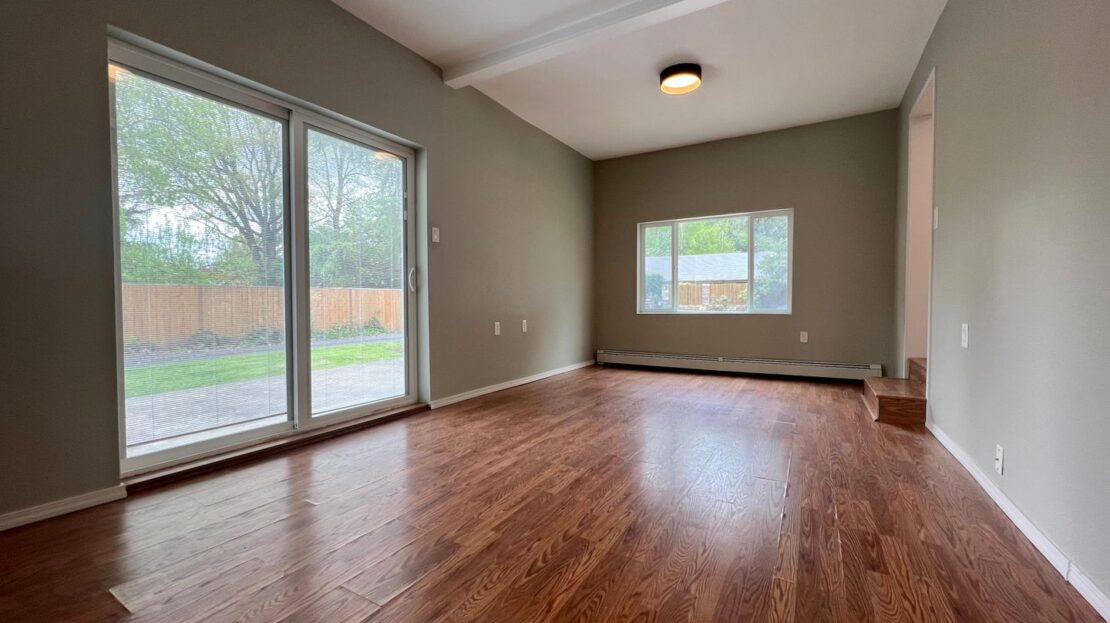 2500 SE Tarbell Ave   Unit B  - Milwaukie - Oregon - 1 bed, 1 bath rental property