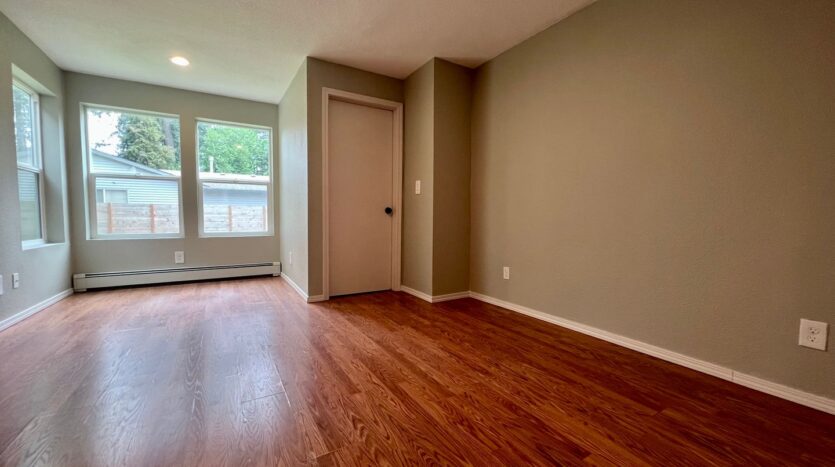 2500 SE Tarbell Ave   Unit B  - Milwaukie - Oregon - 1 bed, 1 bath rental property