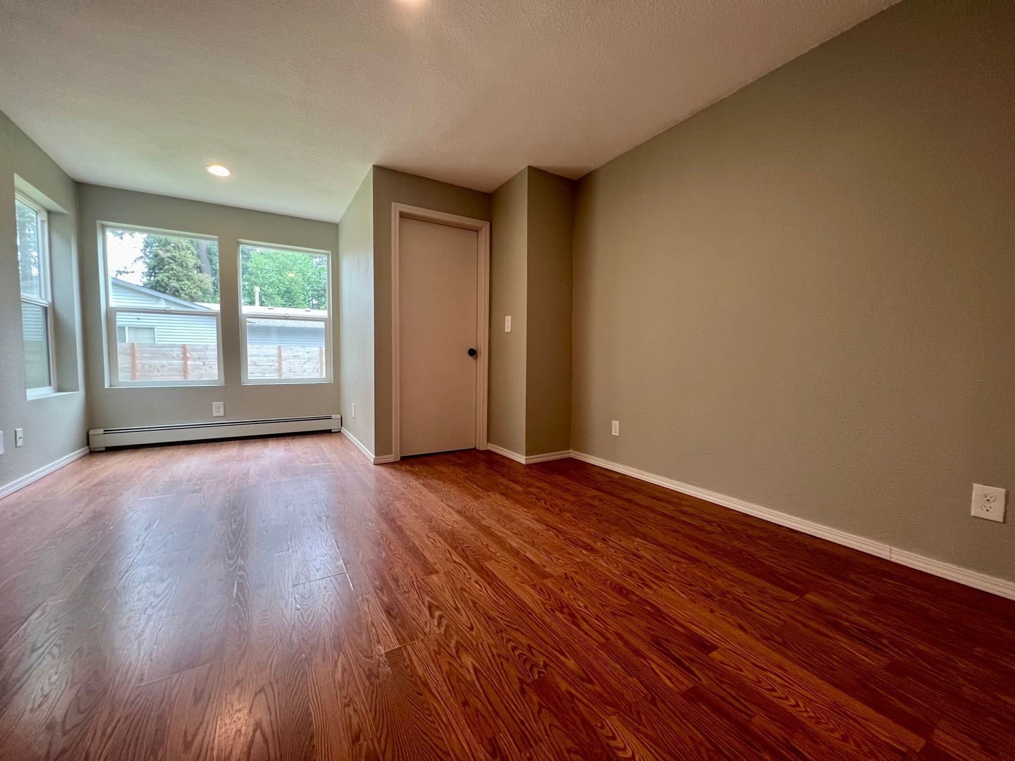 2500 SE Tarbell Ave   Unit B  - Milwaukie - Oregon - 1 bed, 1 bath rental property