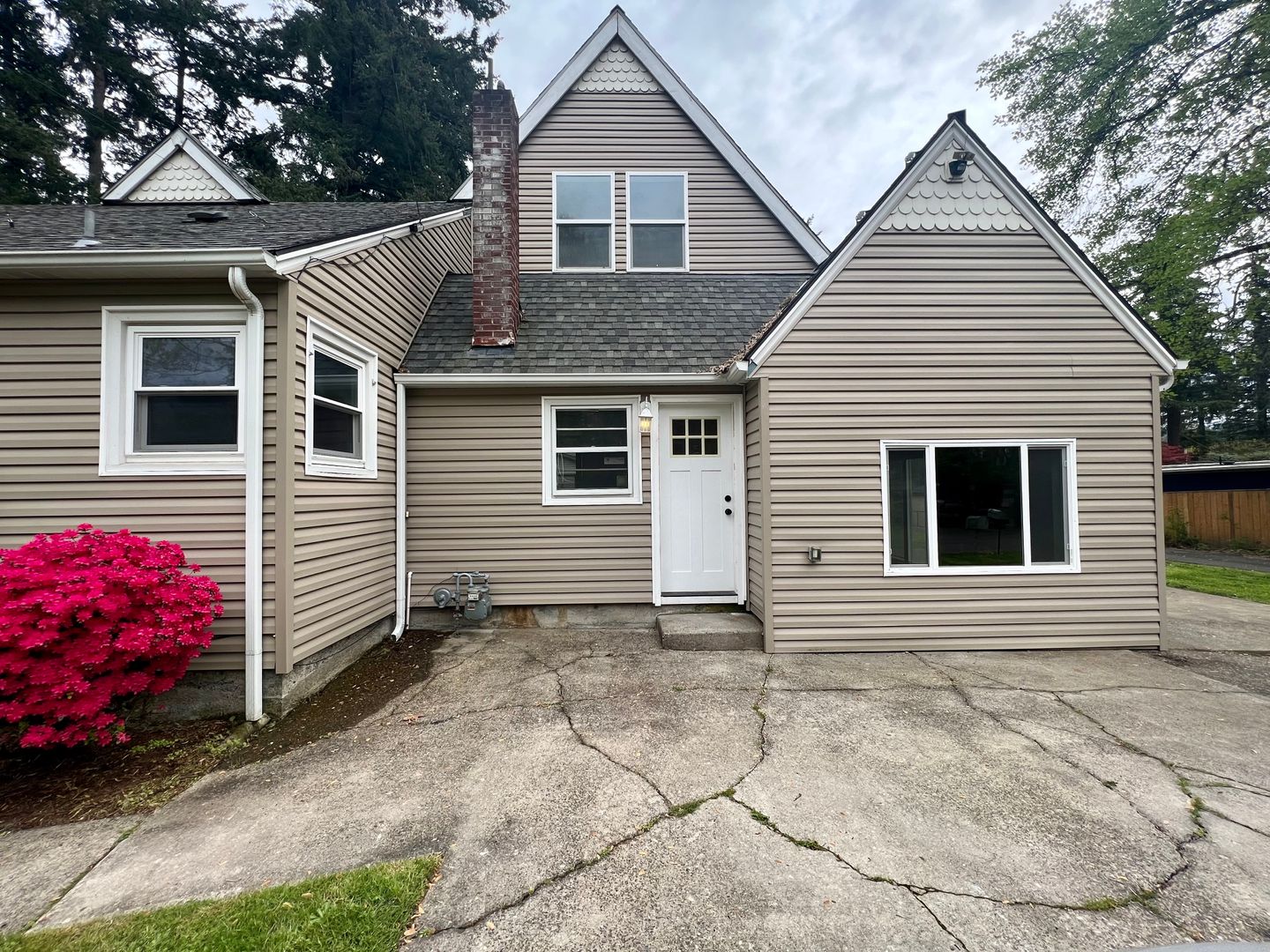 2500 SE Tarbell Ave   Unit B  - Milwaukie - Oregon - 1 bed, 1 bath rental property