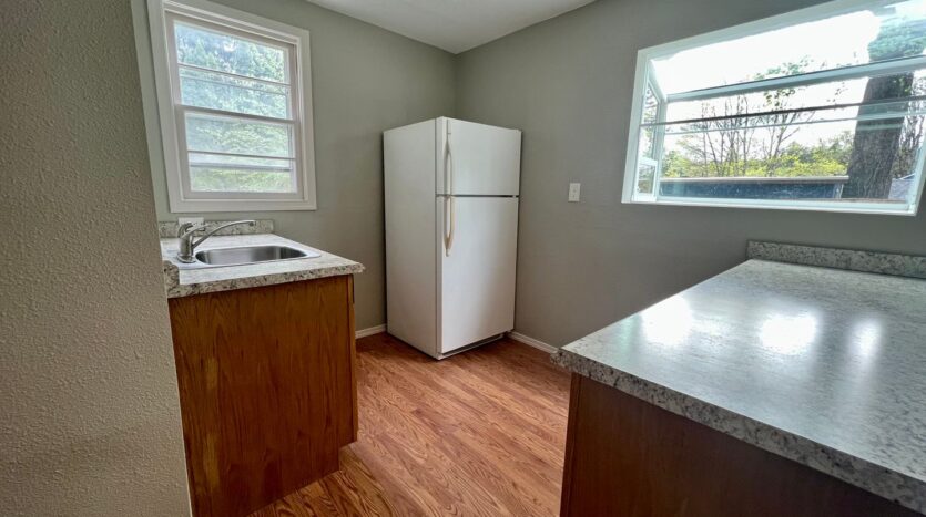 2500 SE Tarbell Ave   Unit B  - Milwaukie - Oregon - 1 bed, 1 bath rental property