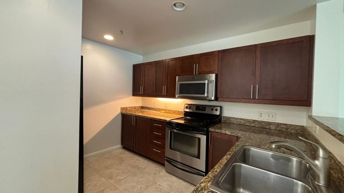 253 10th Ave #423 - San Diego - California - 2 bed, 1 bath rental property