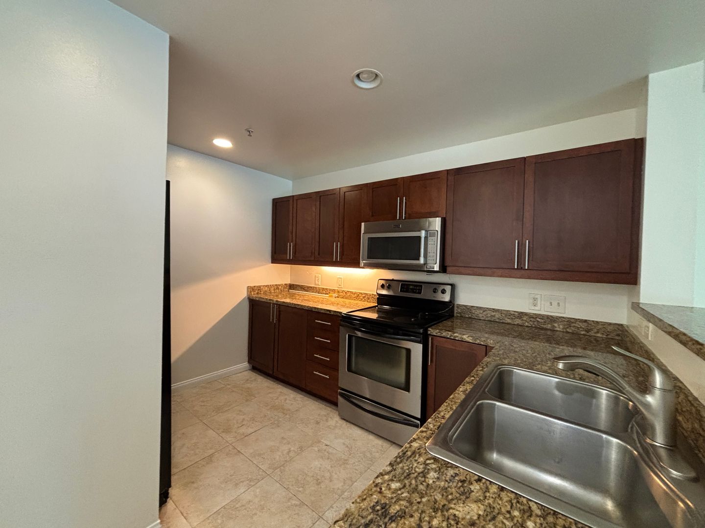 253 10th Ave #423 - San Diego - California - 2 bed, 1 bath rental property