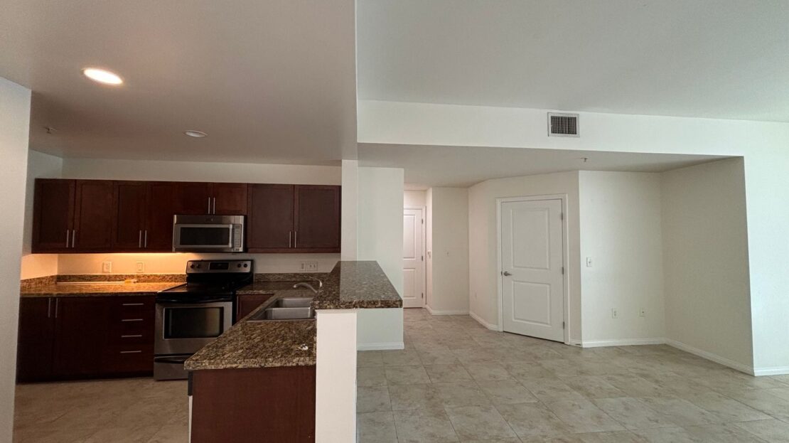 253 10th Ave #423 - San Diego - California - 2 bed, 1 bath rental property