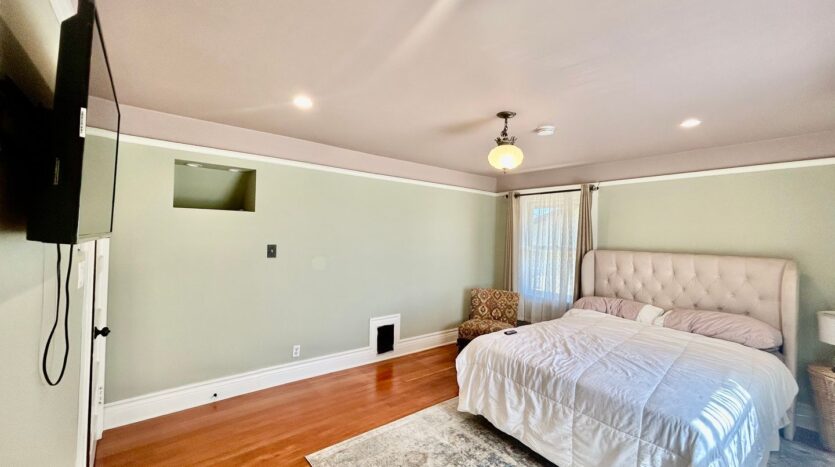 2656 Van Buren Pl  - Los Angeles - California - 4 bed, 3 bath rental property