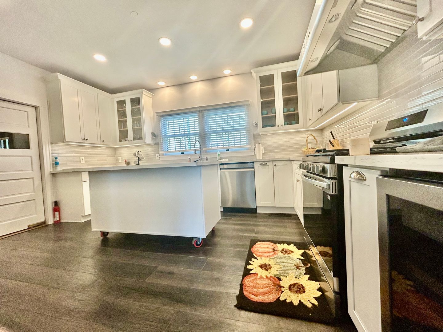 2656 Van Buren Pl  - Los Angeles - California - 4 bed, 3 bath rental property