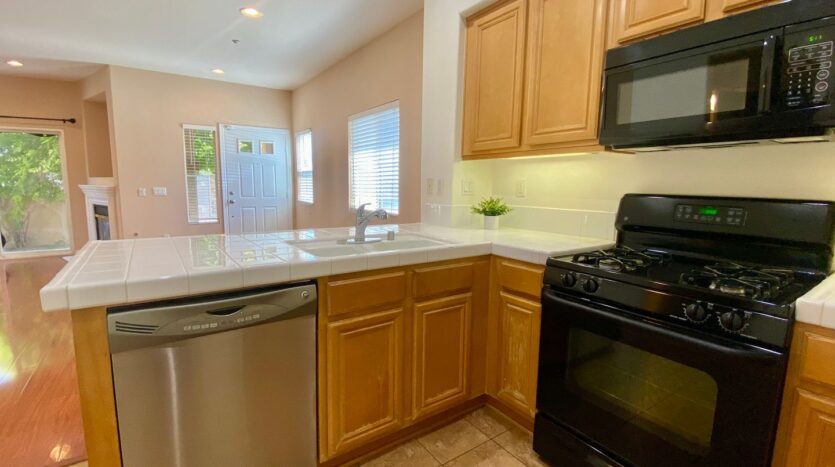 2670 Night Jasmine Drive - Simi Valley - California - 4 bed, 2.5 bath rental property