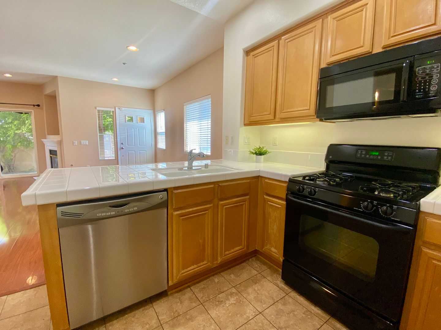 2670 Night Jasmine Drive - Simi Valley - California - 4 bed, 2.5 bath rental property