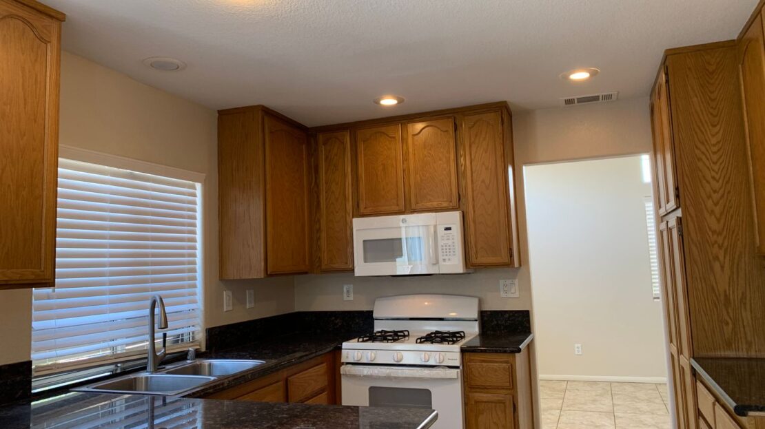 27052 Fitzgerald Pl - Menifee - California - 3 bed, 2.5 bath rental property