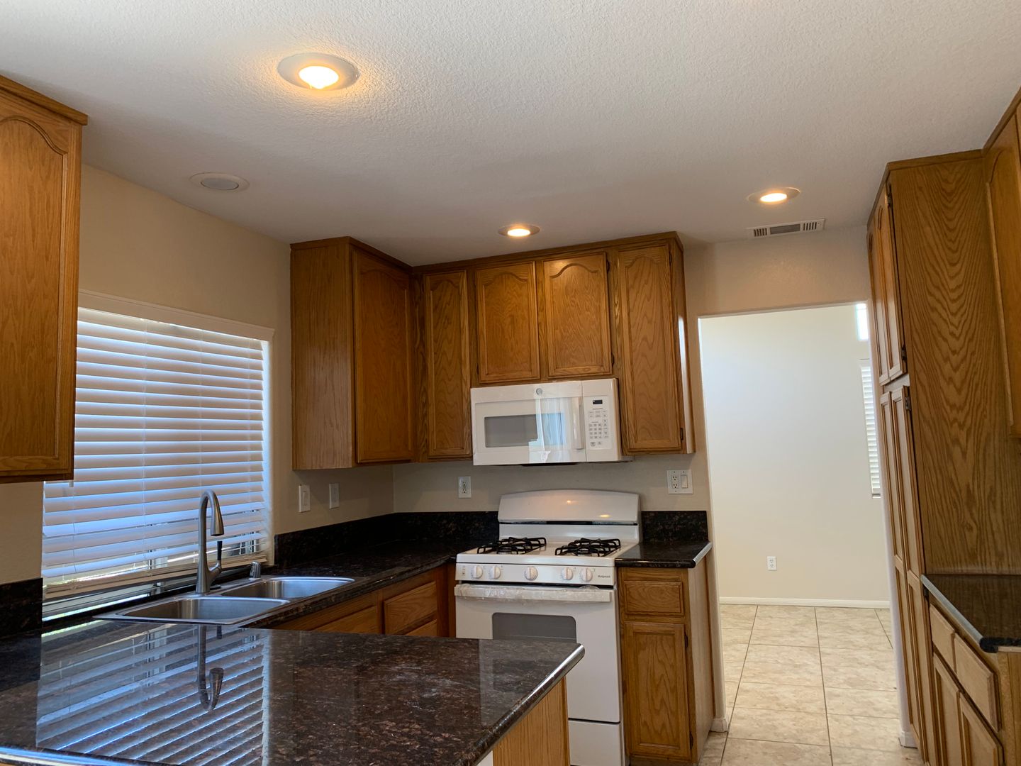 27052 Fitzgerald Pl - Menifee - California - 3 bed, 2.5 bath rental property
