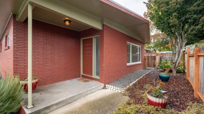 2713 Woburn Street - Bellingham - Washington - 3 bed, 2 bath rental property
