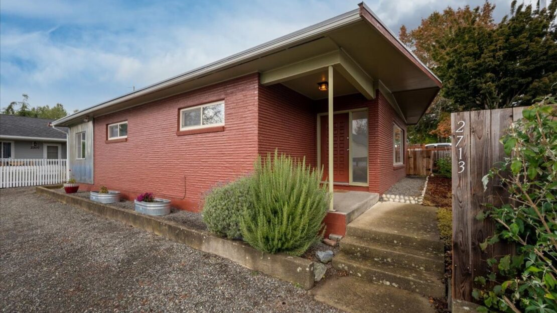 2713 Woburn Street - Bellingham - Washington - 3 bed, 2 bath rental property