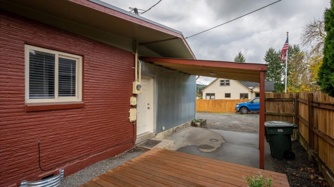 2713 Woburn Street - Bellingham - Washington - 3 bed, 2 bath rental property