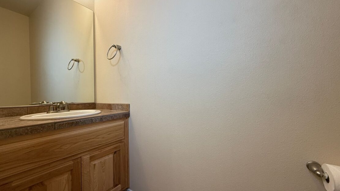 2730 NE 9th Street - Redmond - Oregon - 3 bed, 2.5 bath rental property