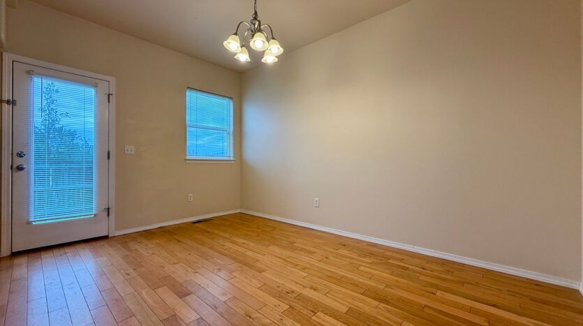 2730 NE 9th Street - Redmond - Oregon - 3 bed, 2.5 bath rental property