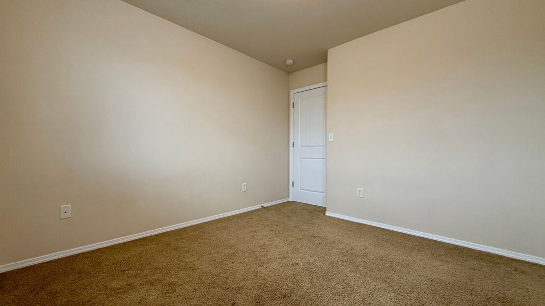 2730 NE 9th Street - Redmond - Oregon - 3 bed, 2.5 bath rental property