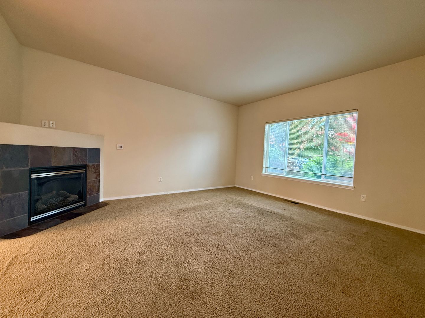 2730 NE 9th Street - Redmond - Oregon - 3 bed, 2.5 bath rental property