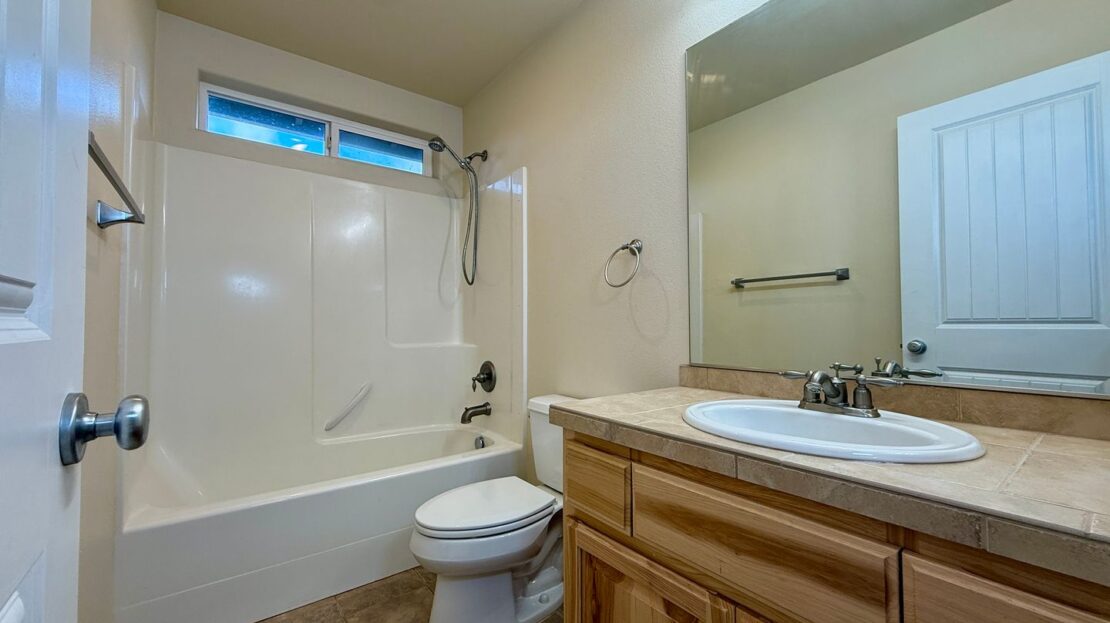 2730 NE 9th Street - Redmond - Oregon - 3 bed, 2.5 bath rental property