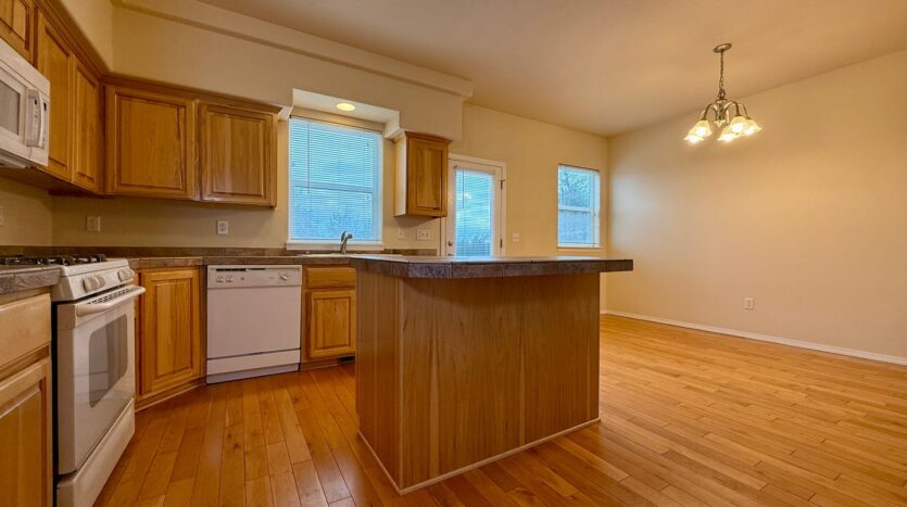 2730 NE 9th Street - Redmond - Oregon - 3 bed, 2.5 bath rental property