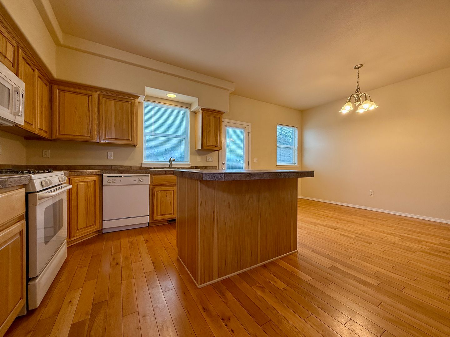 2730 NE 9th Street - Redmond - Oregon - 3 bed, 2.5 bath rental property